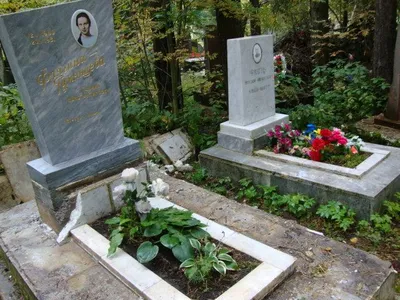 Памятники из мрамора