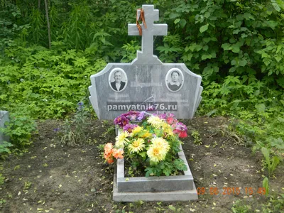 Памятники в форме православного креста