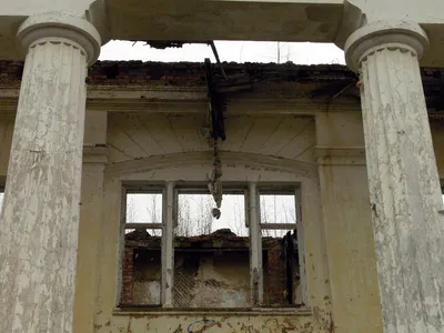 Колонны клуба