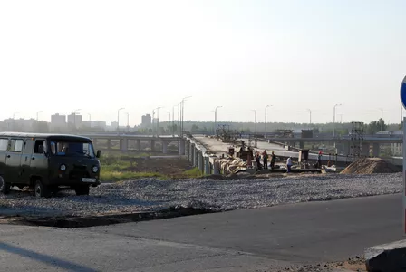 Строительство подъездных путей к Юбилейному мосту