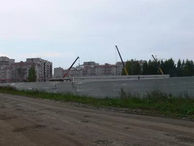 Строительство жилых домов и гаражного комплекса на пересечении улиц Красноборская и Сахарова