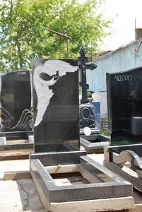 Памятники из гранита и мрамора