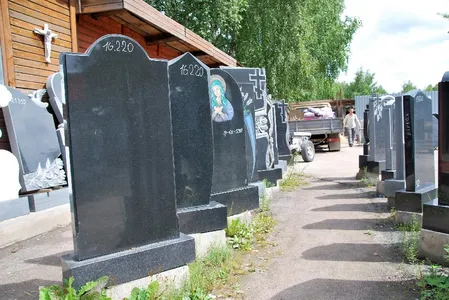 Памятники из гранита и мрамора