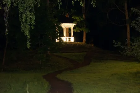 Музей-усадьба дворян Леонтьевых: летние виды